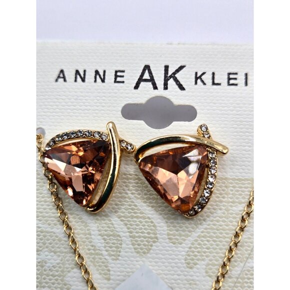 Beautiful Anne Klein Vintage New Necklace and Earrings Set in Rose Rhinestones - Picture 8 of 8